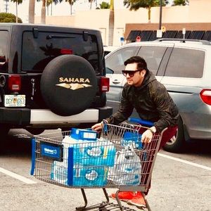 Meet your Posher, Romulo